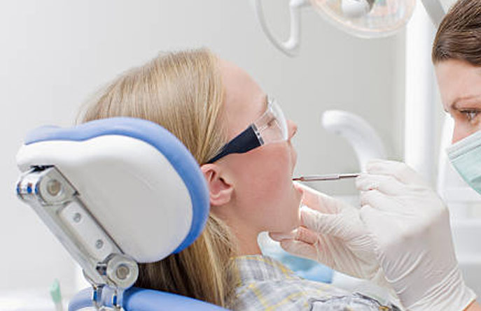 Стоматолог